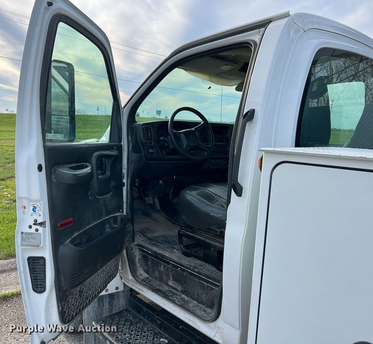 image for item LI9572 2007 Chevrolet C5500  utility / service truck