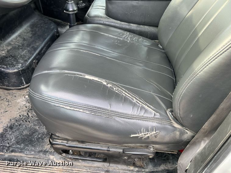 image for item LI9572 2007 Chevrolet C5500  utility / service truck