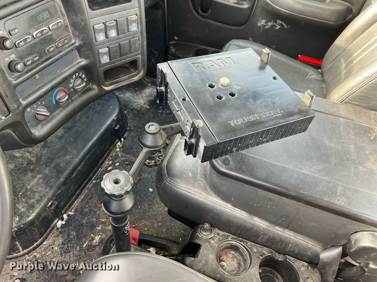 image for item LI9572 2007 Chevrolet C5500  utility / service truck