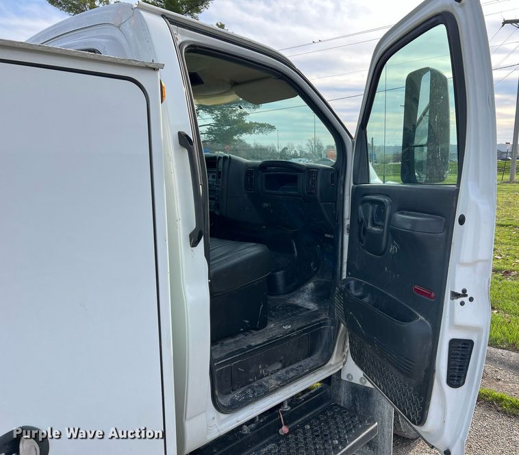 image for item LI9572 2007 Chevrolet C5500  utility / service truck