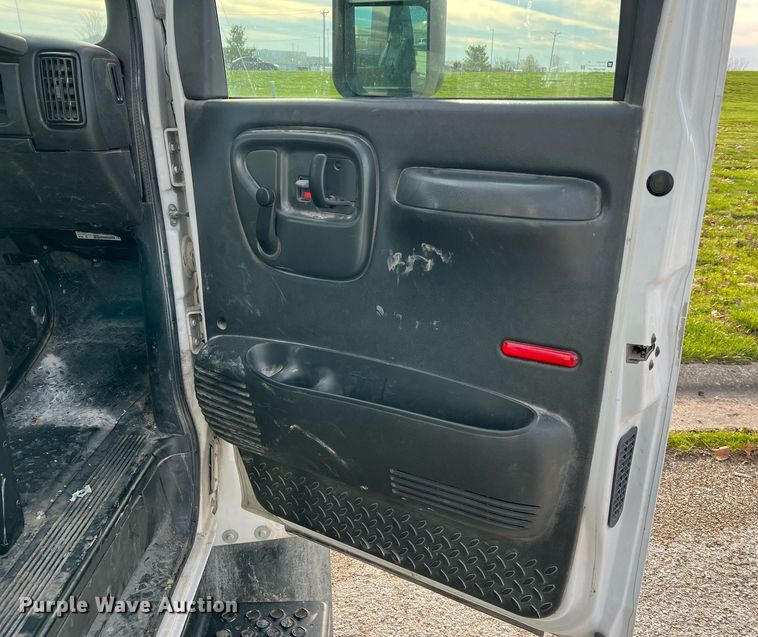 image for item LI9572 2007 Chevrolet C5500  utility / service truck