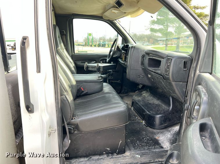 image for item LI9572 2007 Chevrolet C5500  utility / service truck