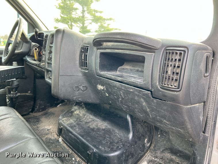 image for item LI9572 2007 Chevrolet C5500  utility / service truck