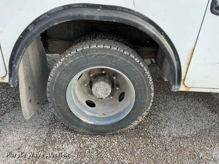 image for item LI9572 2007 Chevrolet C5500  utility / service truck