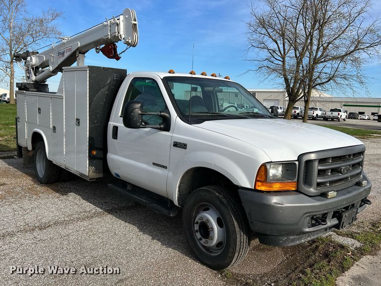 image for item LI9576 2001 Ford F550 Super Duty XL  utility / service truck