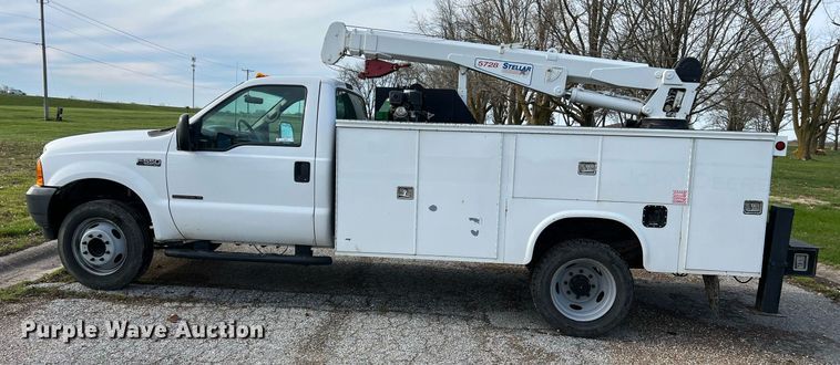 image for item LI9576 2001 Ford F550 Super Duty XL  utility / service truck