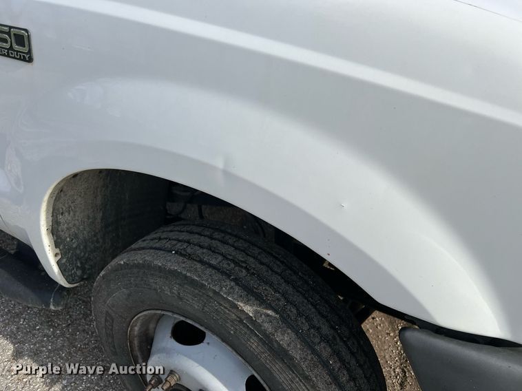 image for item LI9576 2001 Ford F550 Super Duty XL  utility / service truck