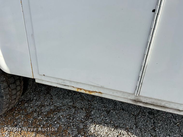 image for item LI9576 2001 Ford F550 Super Duty XL  utility / service truck