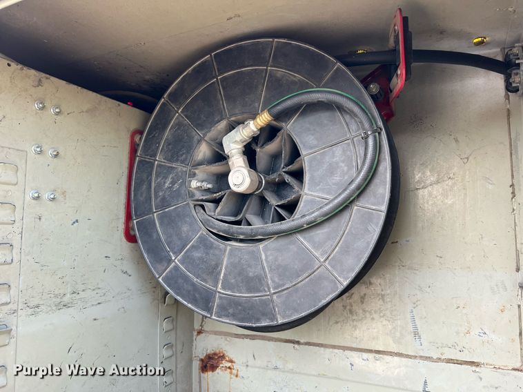 image for item LI9576 2001 Ford F550 Super Duty XL  utility / service truck