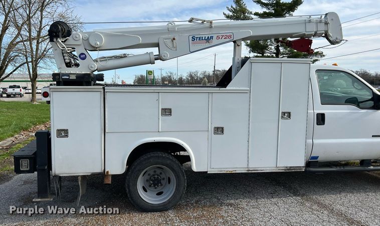 image for item LI9576 2001 Ford F550 Super Duty XL  utility / service truck