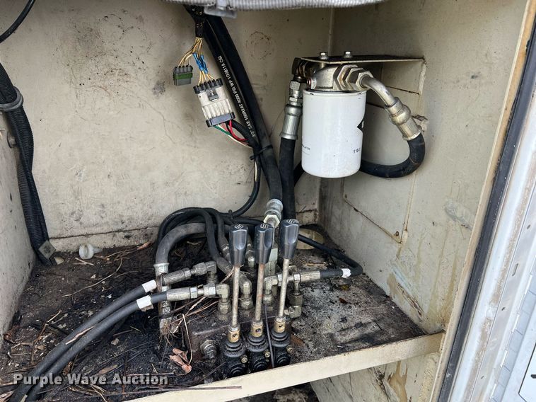 image for item LI9576 2001 Ford F550 Super Duty XL  utility / service truck