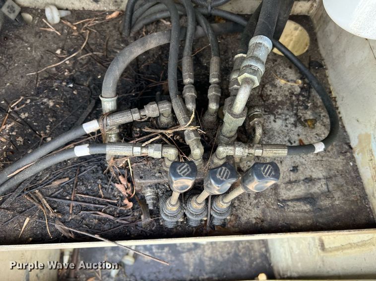 image for item LI9576 2001 Ford F550 Super Duty XL  utility / service truck