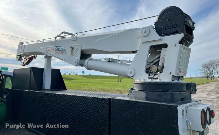 image for item LI9576 2001 Ford F550 Super Duty XL  utility / service truck