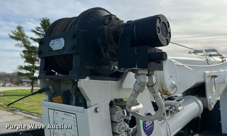 image for item LI9576 2001 Ford F550 Super Duty XL  utility / service truck