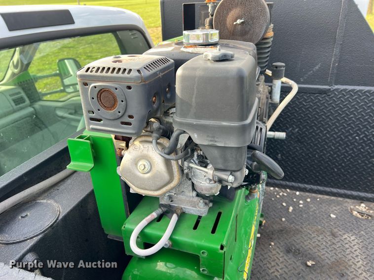 image for item LI9576 2001 Ford F550 Super Duty XL  utility / service truck