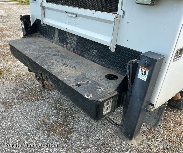 image for item LI9576 2001 Ford F550 Super Duty XL  utility / service truck