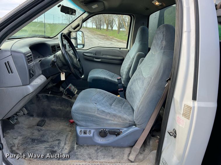 image for item LI9576 2001 Ford F550 Super Duty XL  utility / service truck