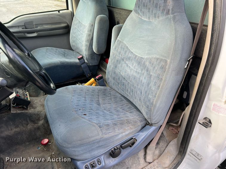 image for item LI9576 2001 Ford F550 Super Duty XL  utility / service truck