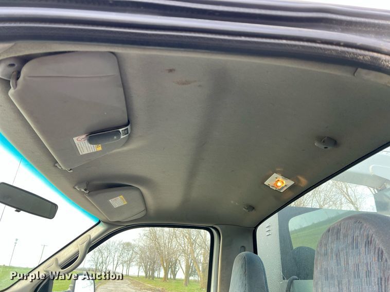 image for item LI9576 2001 Ford F550 Super Duty XL  utility / service truck