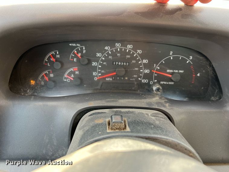 image for item LI9576 2001 Ford F550 Super Duty XL  utility / service truck