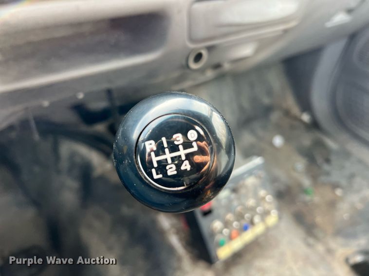 image for item LI9576 2001 Ford F550 Super Duty XL  utility / service truck