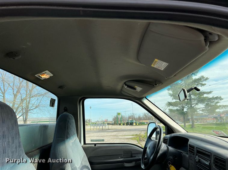 image for item LI9576 2001 Ford F550 Super Duty XL  utility / service truck