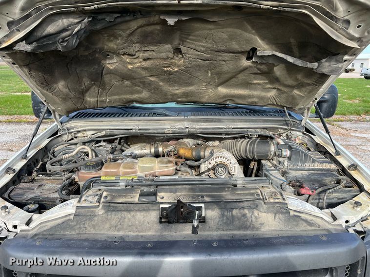 image for item LI9576 2001 Ford F550 Super Duty XL  utility / service truck