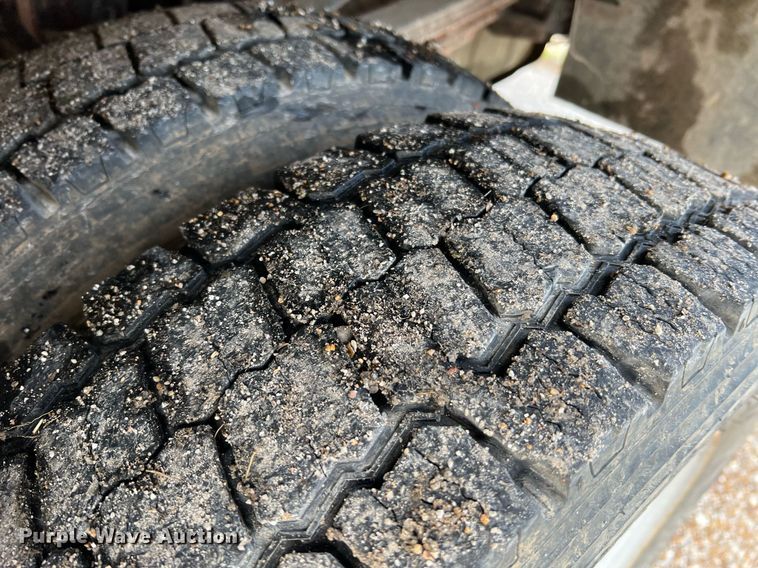 image for item LI9576 2001 Ford F550 Super Duty XL  utility / service truck