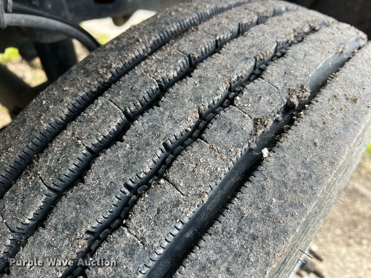 image for item LI9576 2001 Ford F550 Super Duty XL  utility / service truck