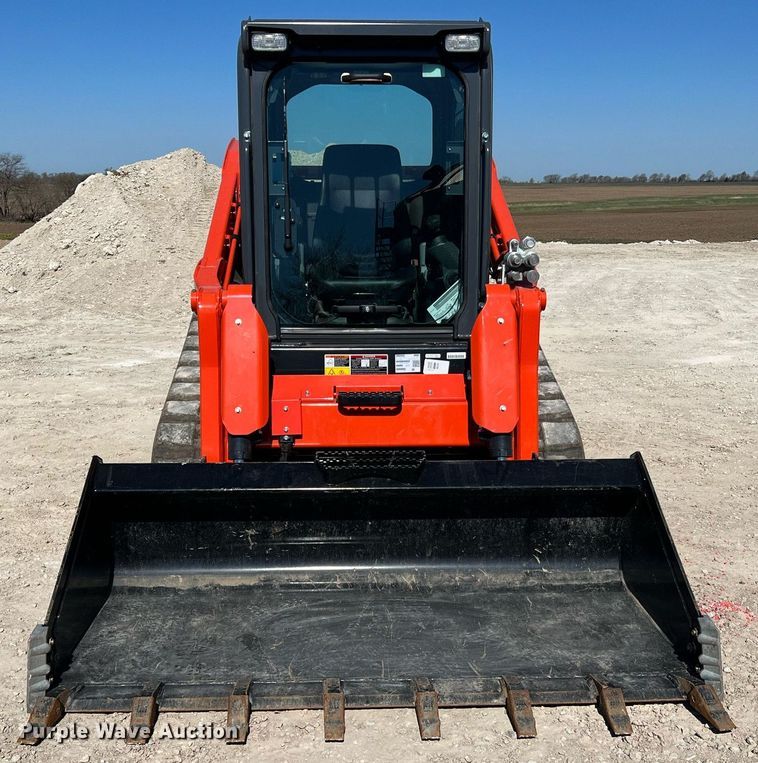 image for item LI9596 2022 Kubota SVL75-2  tracked skid steer loader