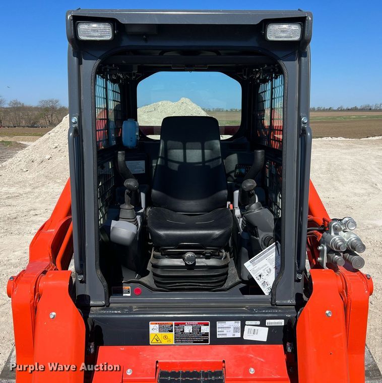 image for item LI9596 2022 Kubota SVL75-2  tracked skid steer loader