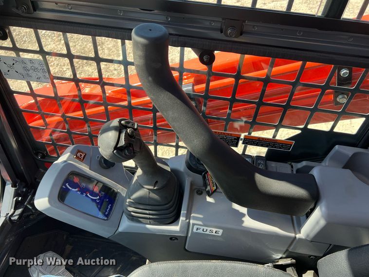 image for item LI9596 2022 Kubota SVL75-2  tracked skid steer loader