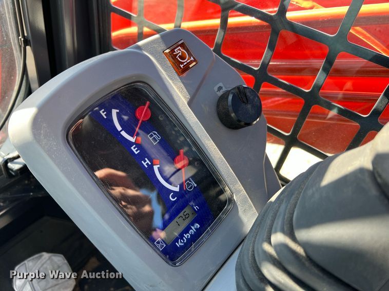 image for item LI9596 2022 Kubota SVL75-2  tracked skid steer loader