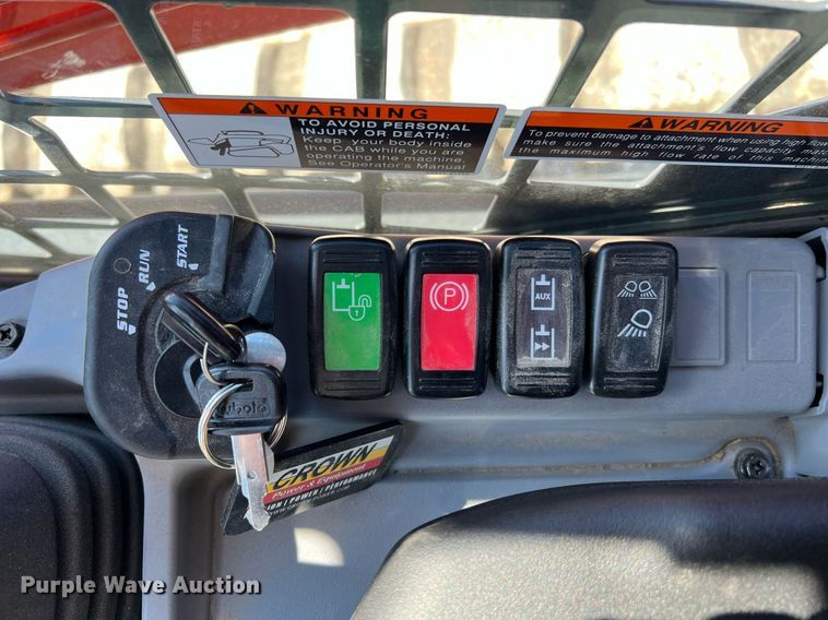 image for item LI9596 2022 Kubota SVL75-2  tracked skid steer loader