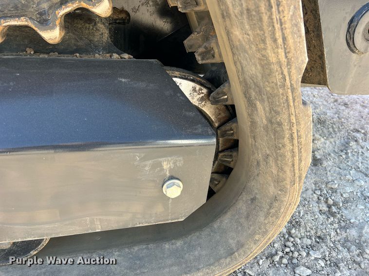 image for item LI9596 2022 Kubota SVL75-2  tracked skid steer loader