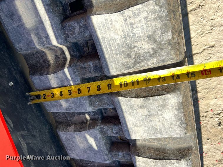 image for item LI9596 2022 Kubota SVL75-2  tracked skid steer loader