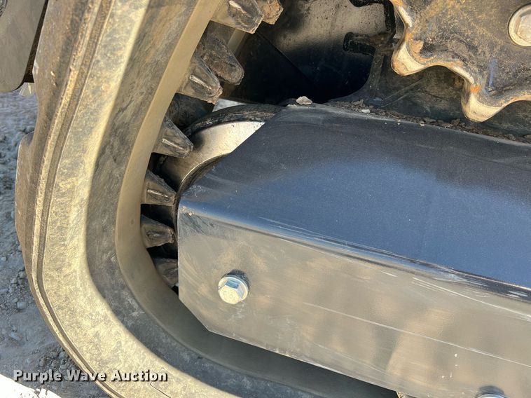 image for item LI9596 2022 Kubota SVL75-2  tracked skid steer loader