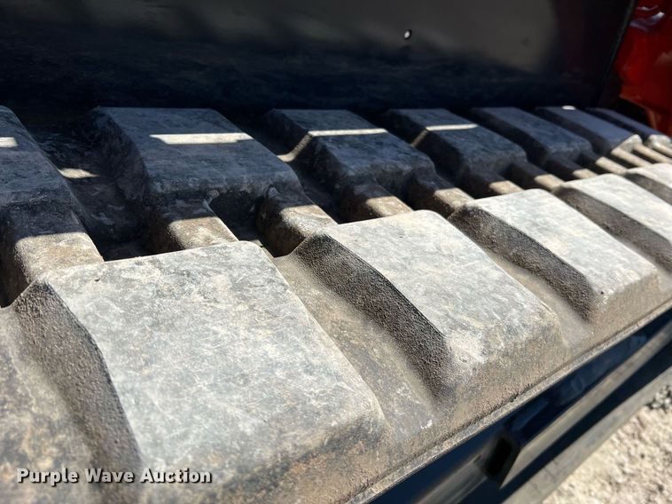 image for item LI9596 2022 Kubota SVL75-2  tracked skid steer loader