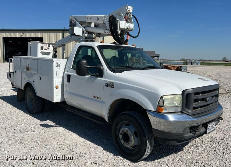 image for item LI9608 2003 Ford F550 Super Duty XL  bucket truck
