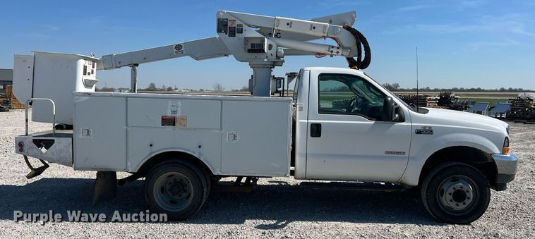 image for item LI9608 2003 Ford F550 Super Duty XL  bucket truck