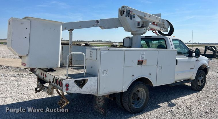 image for item LI9608 2003 Ford F550 Super Duty XL  bucket truck