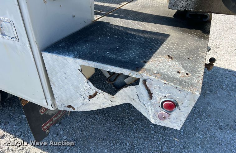 image for item LI9608 2003 Ford F550 Super Duty XL  bucket truck