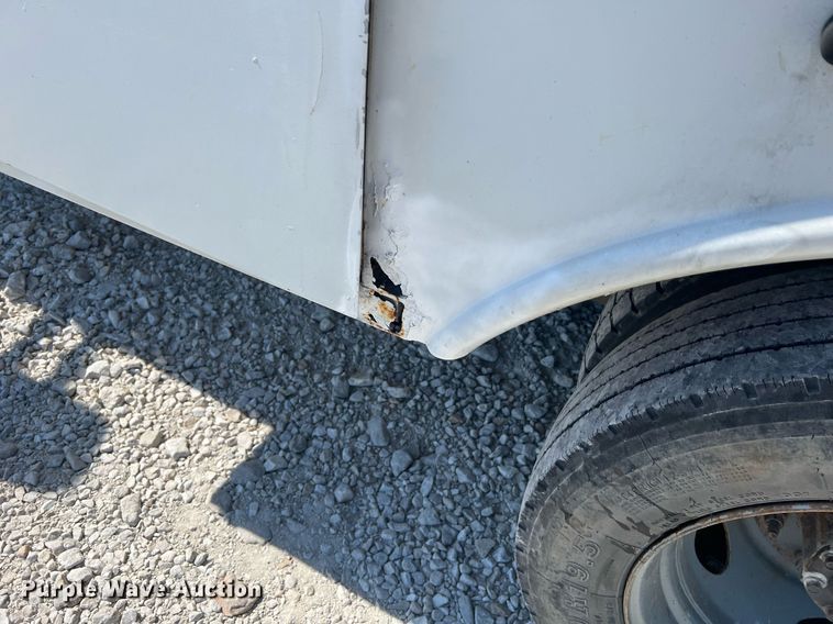 image for item LI9608 2003 Ford F550 Super Duty XL  bucket truck