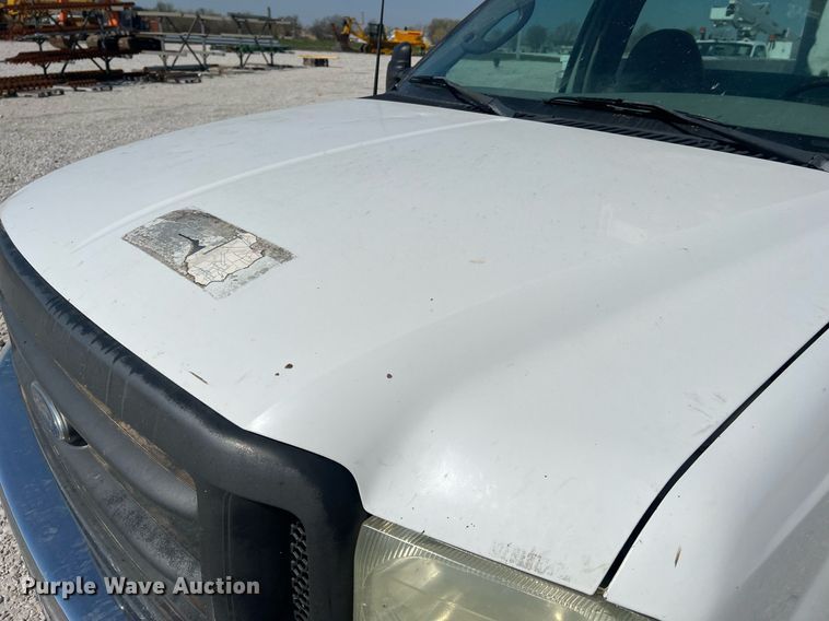 image for item LI9608 2003 Ford F550 Super Duty XL  bucket truck