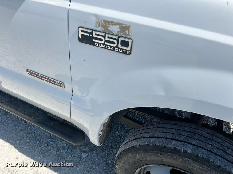 image for item LI9608 2003 Ford F550 Super Duty XL  bucket truck