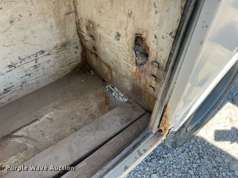 image for item LI9608 2003 Ford F550 Super Duty XL  bucket truck