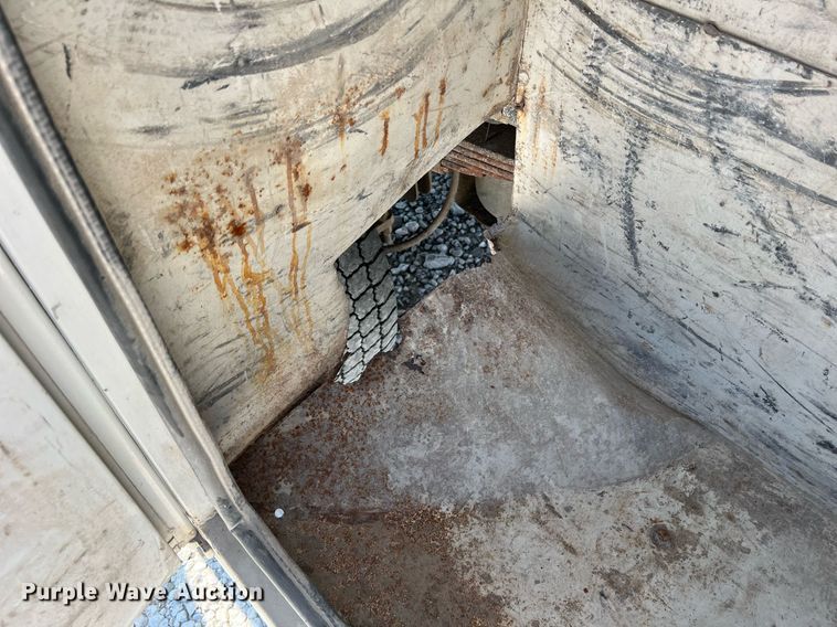 image for item LI9608 2003 Ford F550 Super Duty XL  bucket truck