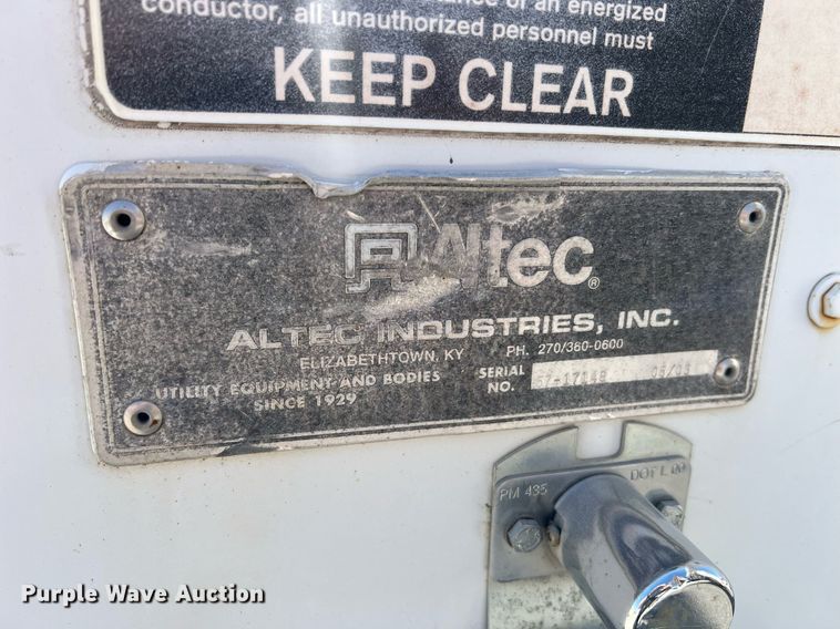 image for item LI9608 2003 Ford F550 Super Duty XL  bucket truck