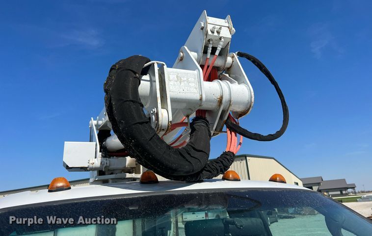 image for item LI9608 2003 Ford F550 Super Duty XL  bucket truck