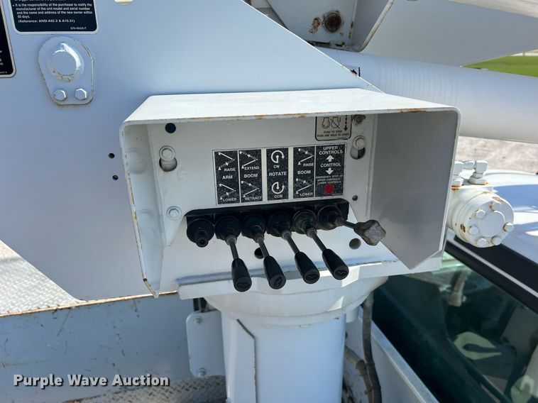 image for item LI9608 2003 Ford F550 Super Duty XL  bucket truck